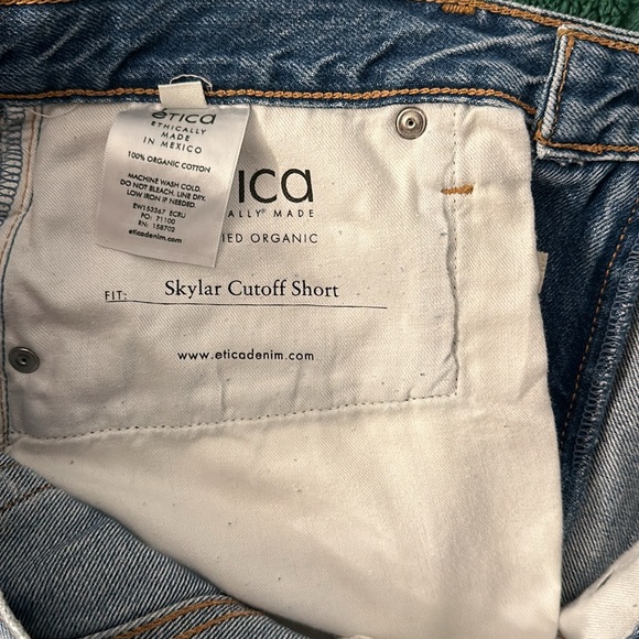 Never worn with tags Etica Skylar Cutoff Jean Short Size 28 - Picture 5 of 6